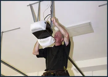 Garage Doors Store Repairs Palatine, IL 847-713-6517 - cont-gdr-door-opener-08m